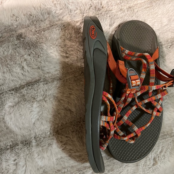 Chaco sandals like new - Picture 3 of 3